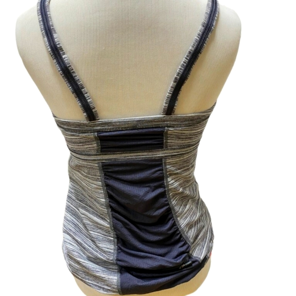 Lululemon top